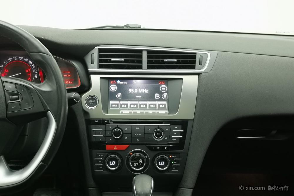 DS 5LS 2014 1.6T Luxury THP160 – фото 11