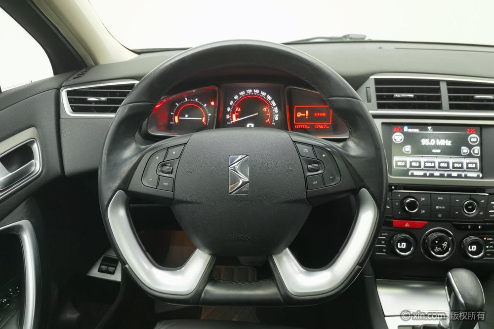 DS 5LS 2014 1.6T Luxury THP160 – фото 13