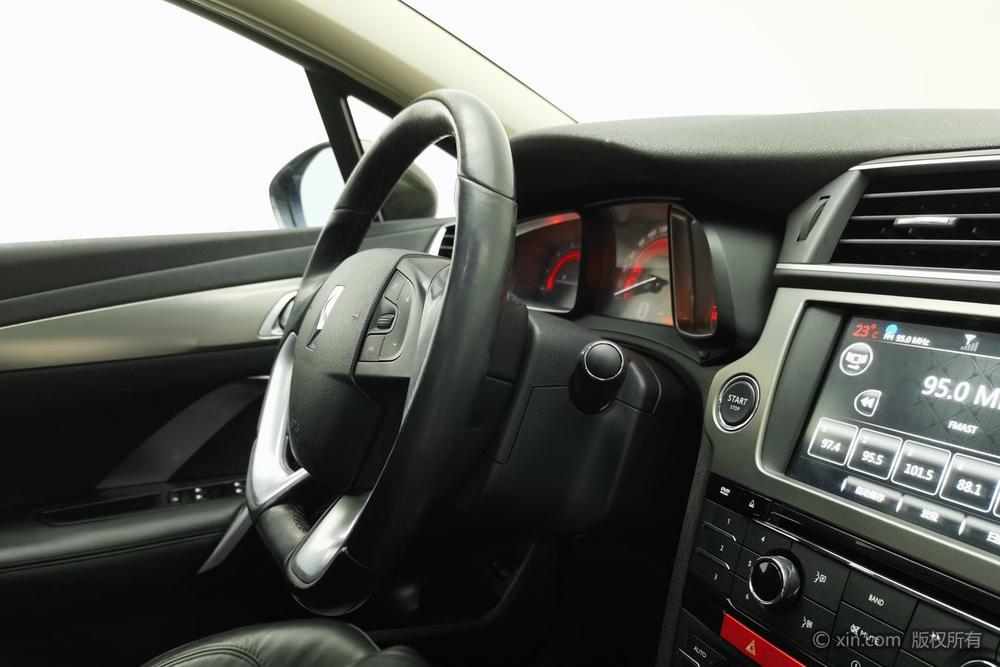 DS 5LS 2014 1.6T Luxury THP160 – фото 16