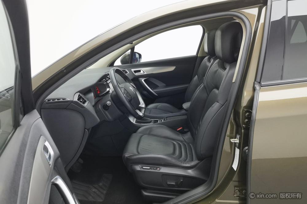 DS 5LS 2014 1.6T Luxury THP160 – фото 17