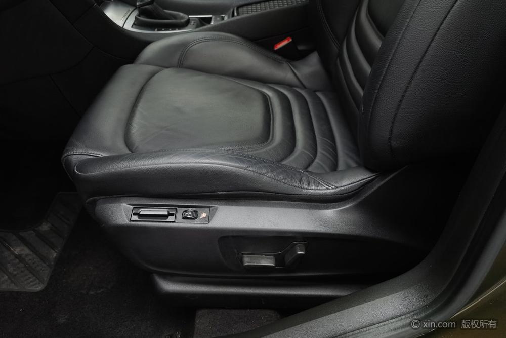 DS 5LS 2014 1.6T Luxury THP160 – фото 18