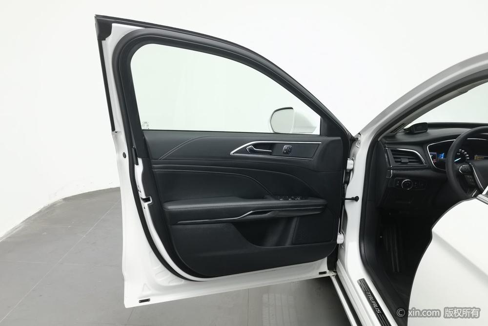 Taurus 2015 модификация EcoBoost 245 Luxury – фото 22