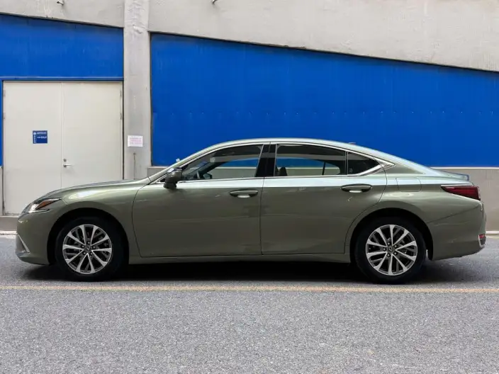 Lexus ES 2021 Model 200 Superior Edition