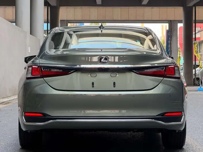 Lexus ES 2021 Model 200 Superior Edition