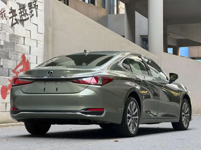 Lexus ES 2021 Model 200 Superior Edition – фото 5