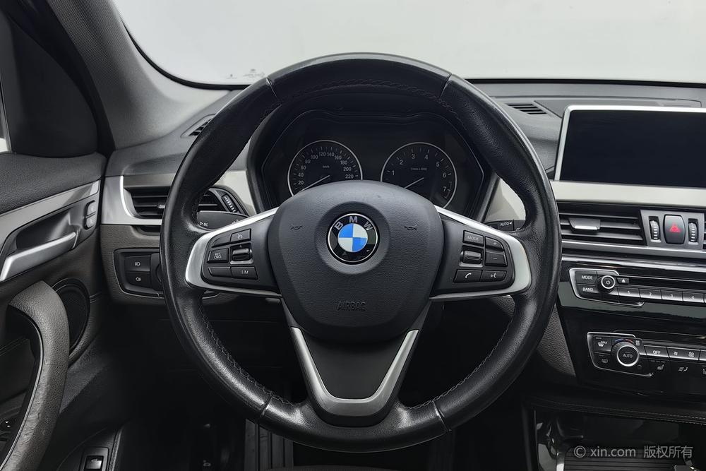 BMW X1 2016 модификация xDrive20Li Luxury – фото 14