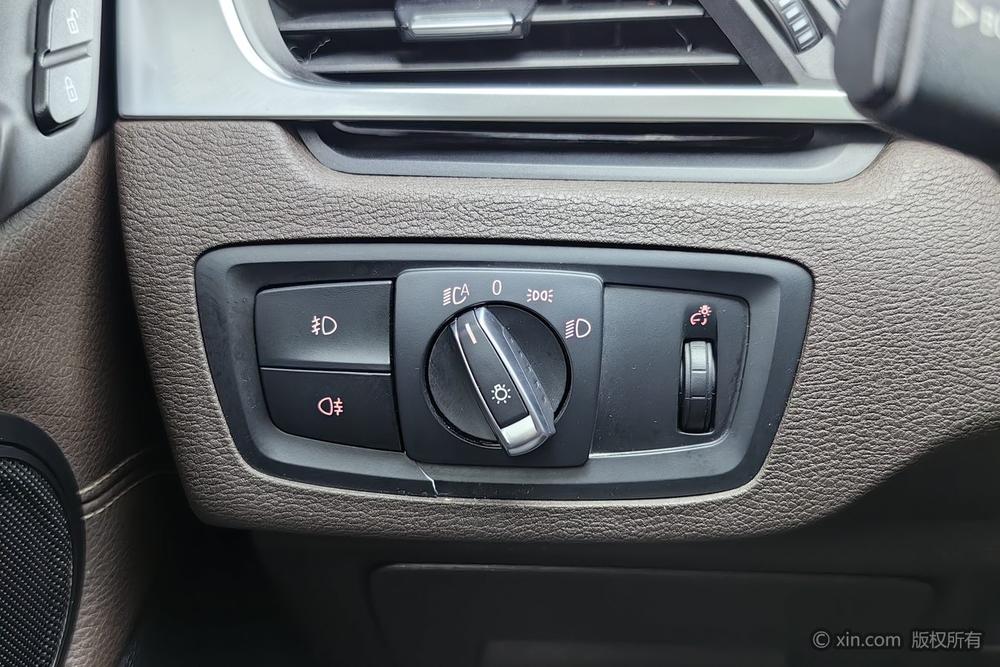 BMW X1 2016 модификация xDrive20Li Luxury – фото 15