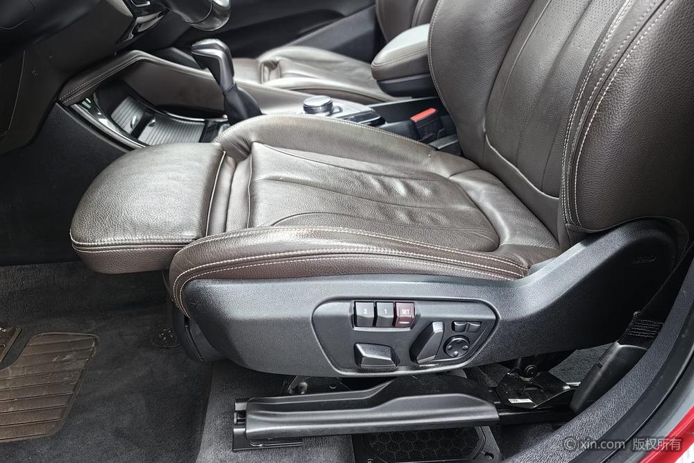 BMW X1 2016 модификация xDrive20Li Luxury – фото 17