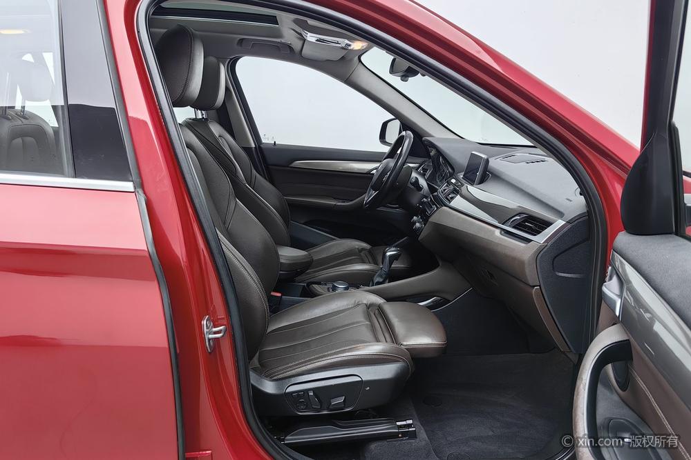 BMW X1 2016 модификация xDrive20Li Luxury – фото 24