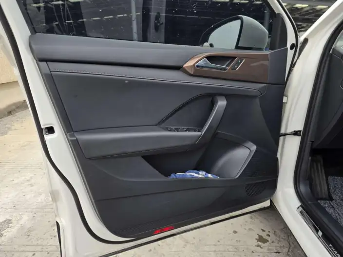 Volkswagen Tharu 2021 Model 280TSI 2WD Deluxe Edition PLUS – фото 9