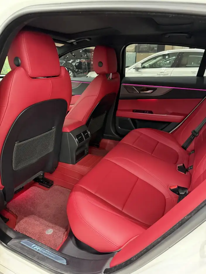 Jaguar XE L 2024 Model 2.0T 250PS R-DYNAMIC S Enterprising Sports Edition – фото 9