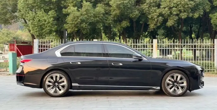 BMW 7 Series 2023 Model 740Li Leading Model Luxury Set – фото 5