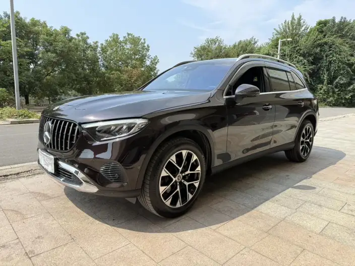 Mercedes-Benz GLC 2023 Model Facelift GLC 260 L 4MATIC Dynamic Model 5 seat – фото 1