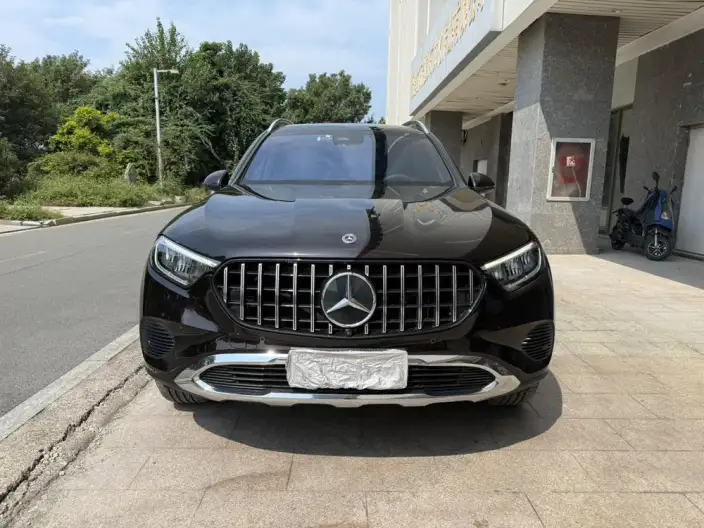 Mercedes-Benz GLC 2023 Model Facelift GLC 260 L 4MATIC Dynamic Model 5 seat – фото 2