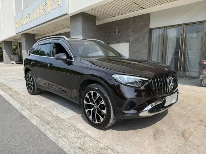 Mercedes-Benz GLC 2023 Model Facelift GLC 260 L 4MATIC Dynamic Model 5 seat – фото 3