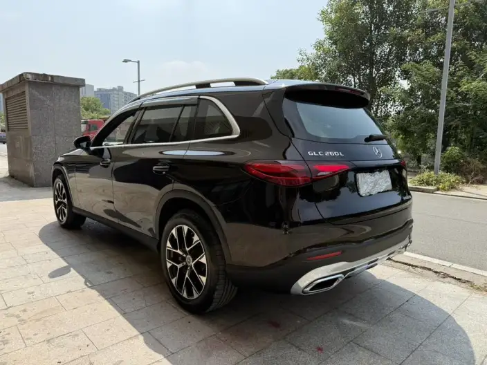 Mercedes-Benz GLC 2023 Model Facelift GLC 260 L 4MATIC Dynamic Model 5 seat – фото 5