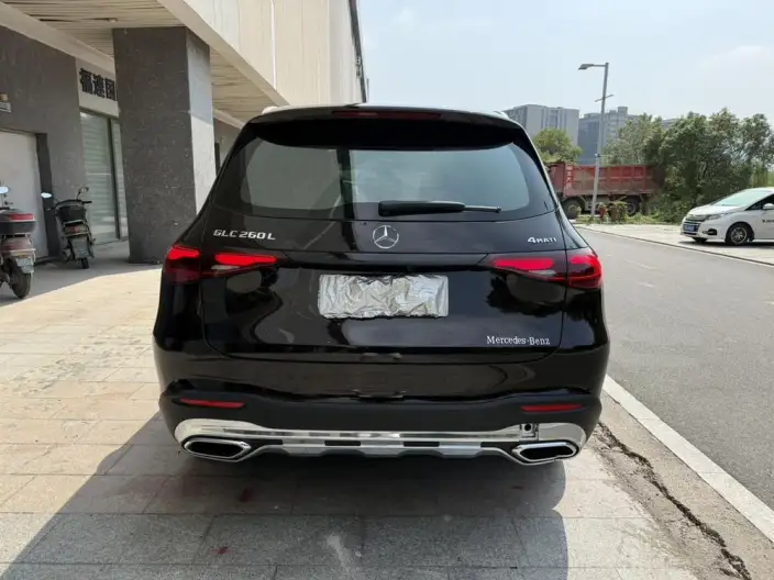 Mercedes-Benz GLC 2023 Model Facelift GLC 260 L 4MATIC Dynamic Model 5 seat – фото 6