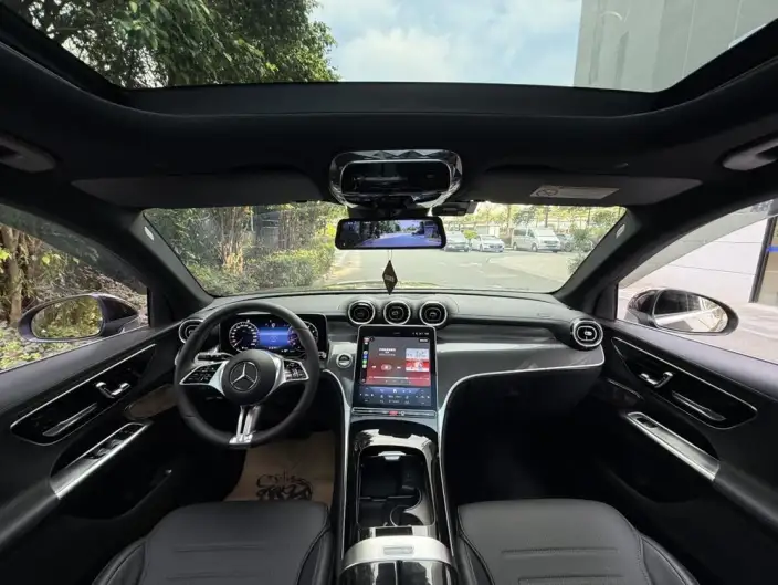 Mercedes-Benz GLC 2023 Model Facelift GLC 260 L 4MATIC Dynamic Model 5 seat – фото 9