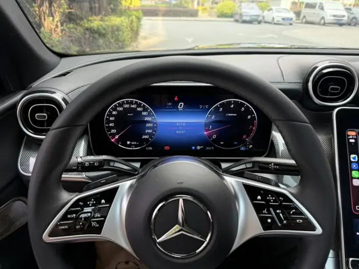 Mercedes-Benz GLC 2023 Model Facelift GLC 260 L 4MATIC Dynamic Model 5 seat – фото 10