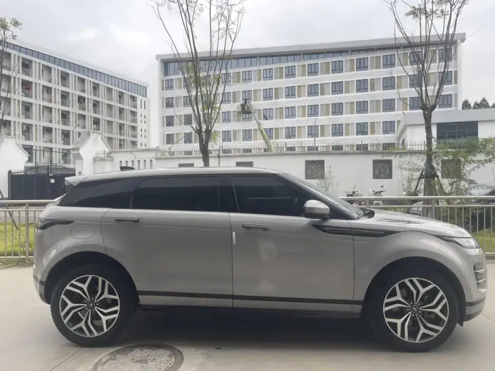 Range Rover Evoque 2023 Model Aurora L 249PS R-Dynamic Deluxe Edition – фото 5