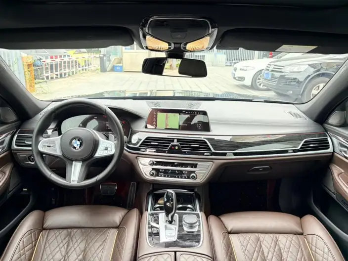 BMW 7 Series 2021 Model 740Li xDrive Executive Model M Sports Set – фото 6