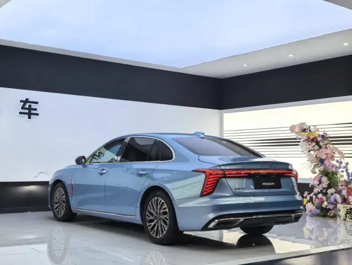 Hongqi H5 2023 Model 2.0T Automatic Flag Lead Edition