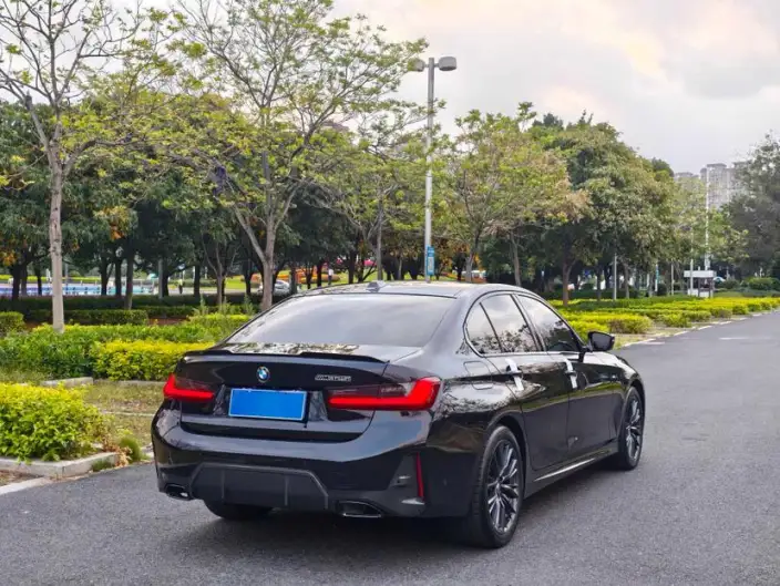 BMW 3 Series 2023 Model 325i M Sports Night Set – фото 6
