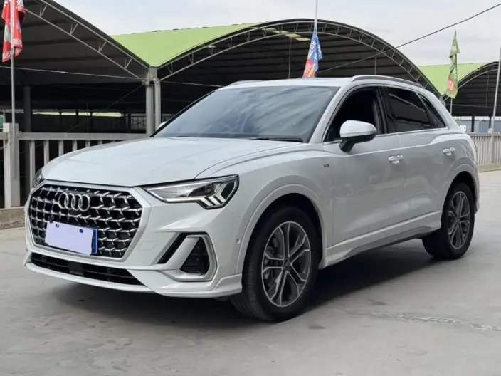 AUDI Q3 2023 Model 40 TFSI Fashion Dynamic Model