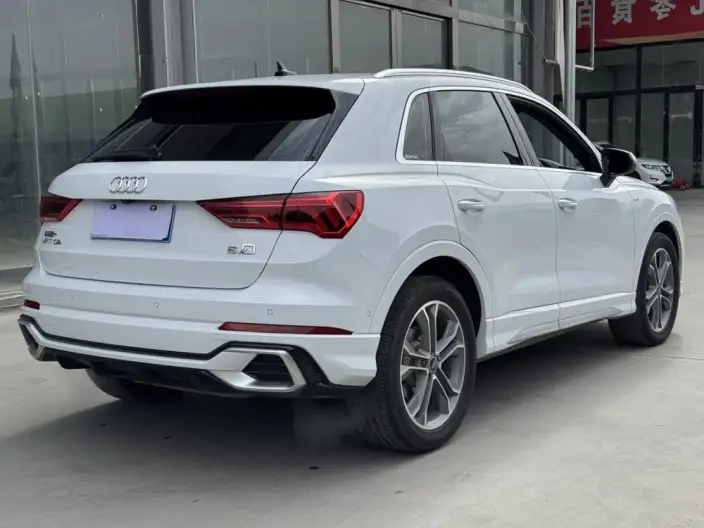 AUDI Q3 2023 Model 40 TFSI Fashion Dynamic Model