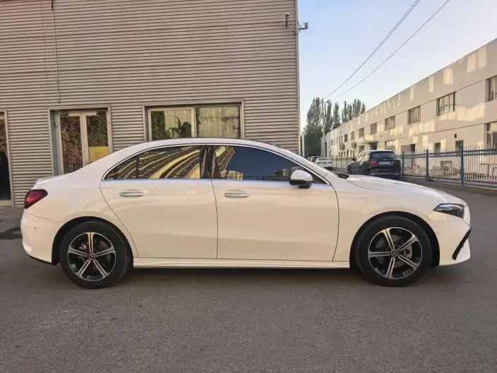 Mercedes-Benz A-class 2024 Model A 200 L Dynamic Edition – фото 8