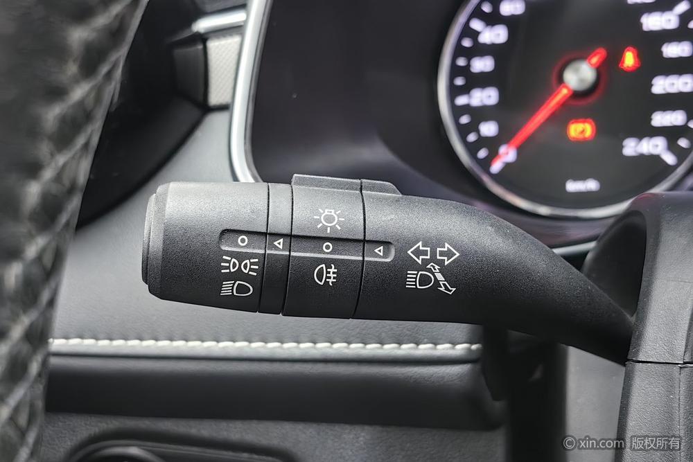 MG6 2017 20T Automatic Luxury Smart Connect – фото 15