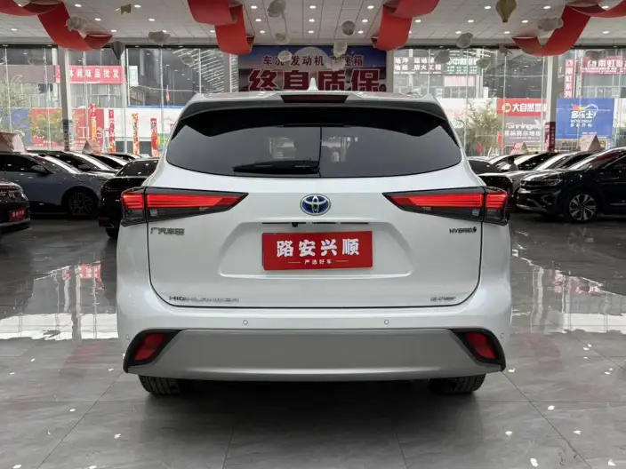 Toyota Highlander 2022 Model Hybrid 2.5L 4WD Premium Edition 7 seat – фото 5