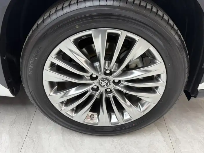 Toyota Highlander 2022 Model Hybrid 2.5L 4WD Premium Edition 7 seat – фото 7