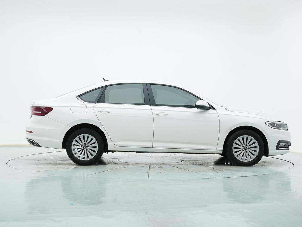 Volkswagen Lavida 2021 1.5L Automatic Com f ort – фото 8
