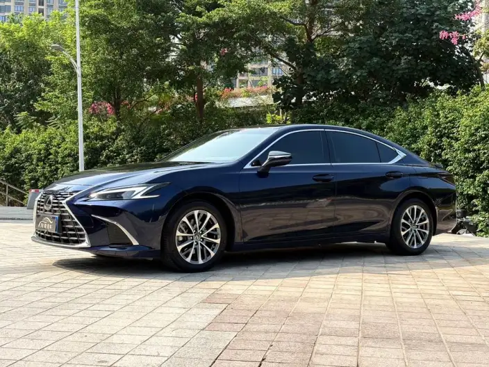 Lexus ES 2025 Model 300h Premium