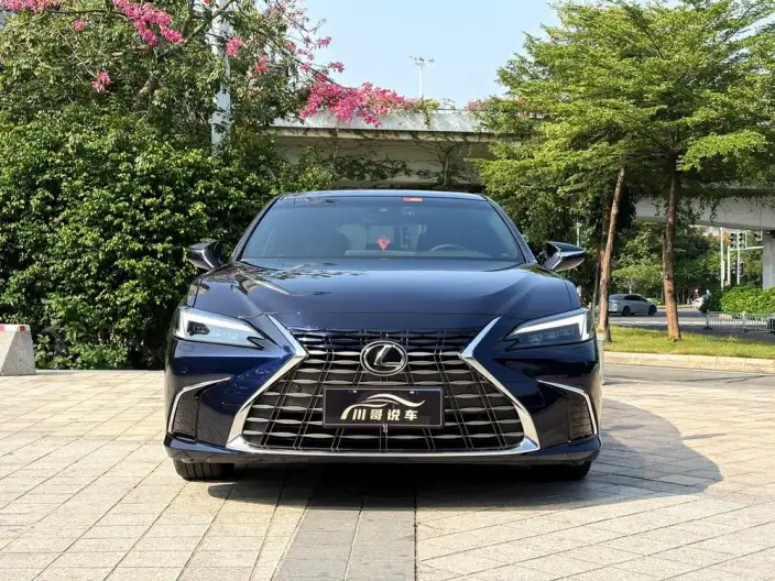 Lexus ES 2025 Model 300h Premium