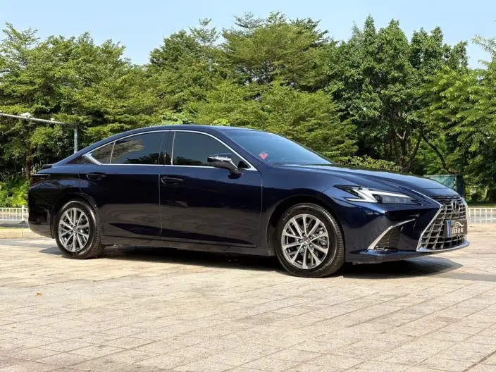 Lexus ES 2025 Model 300h Premium