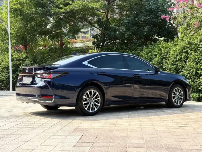 Lexus ES 2025 Model 300h Premium – фото 6
