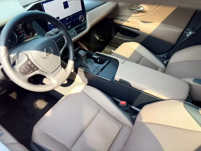 Lexus ES 2025 Model 300h Premium – фото 10