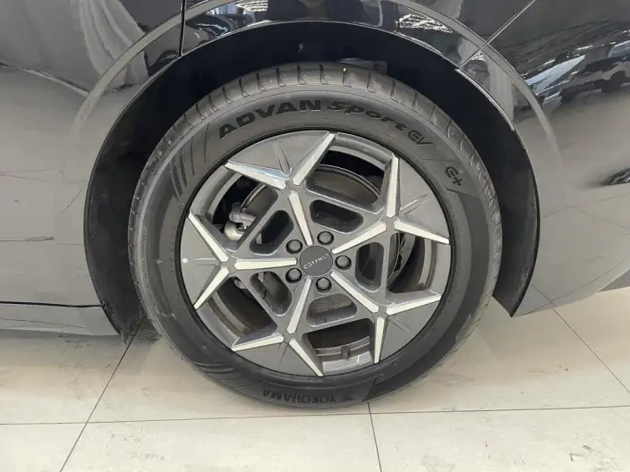 Lynk & Co 10 EM-P 2025 Model 120 4WD Ultra H5 – фото 9