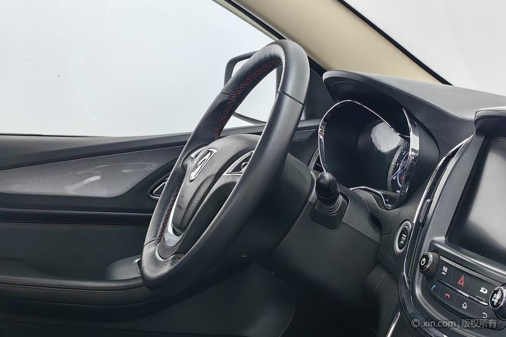 Baojun 560 2015 1.8L Manual Luxury – фото 7