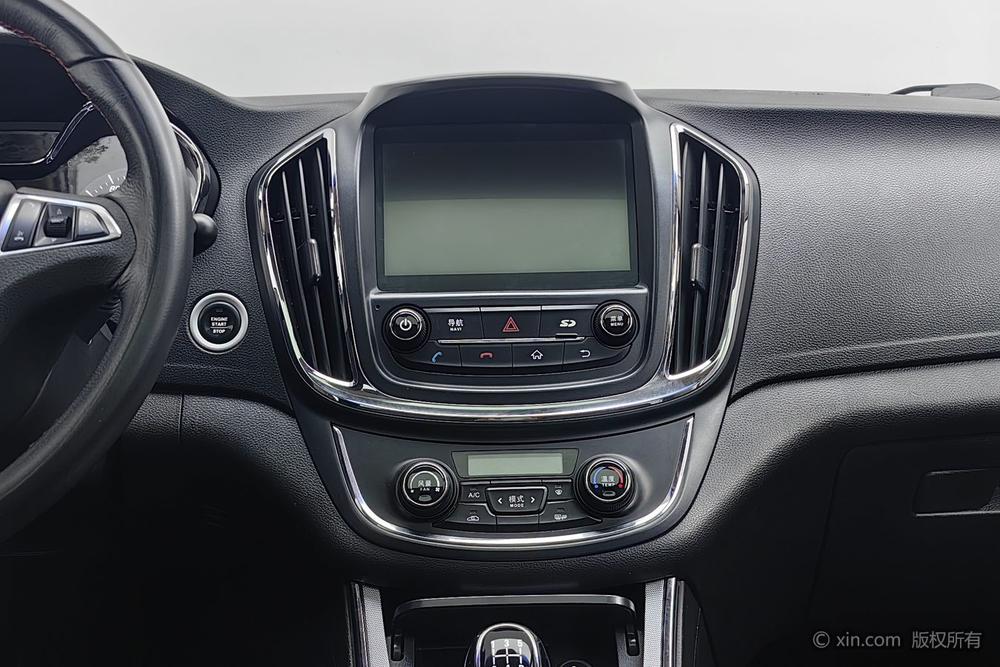Baojun 560 2015 1.8L Manual Luxury – фото 13