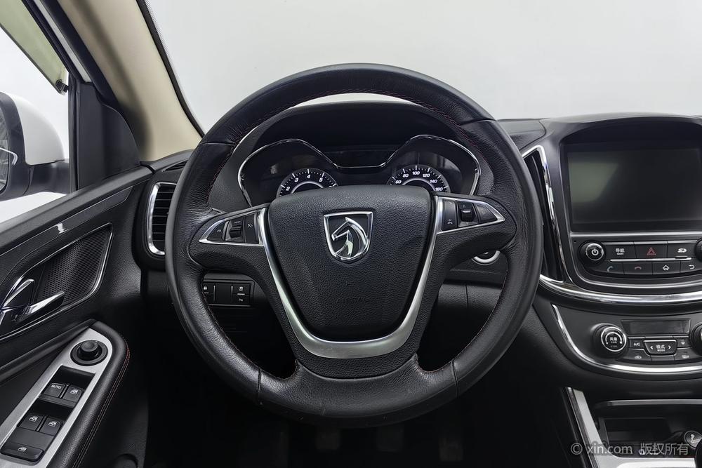 Baojun 560 2015 1.8L Manual Luxury – фото 14
