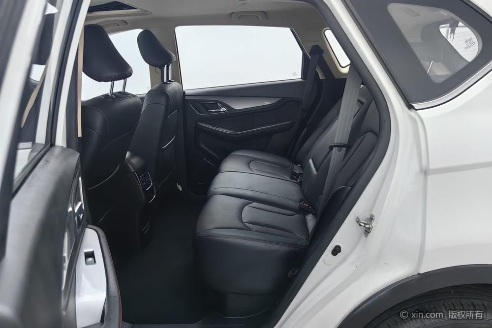 Baojun 560 2015 1.8L Manual Luxury – фото 19
