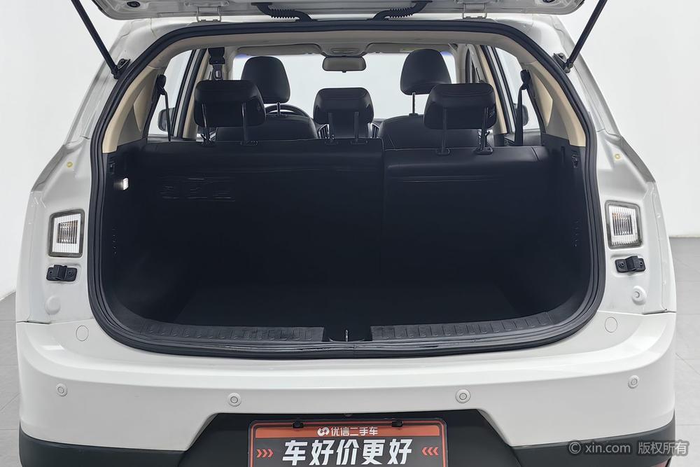 Baojun 560 2015 1.8L Manual Luxury – фото 23