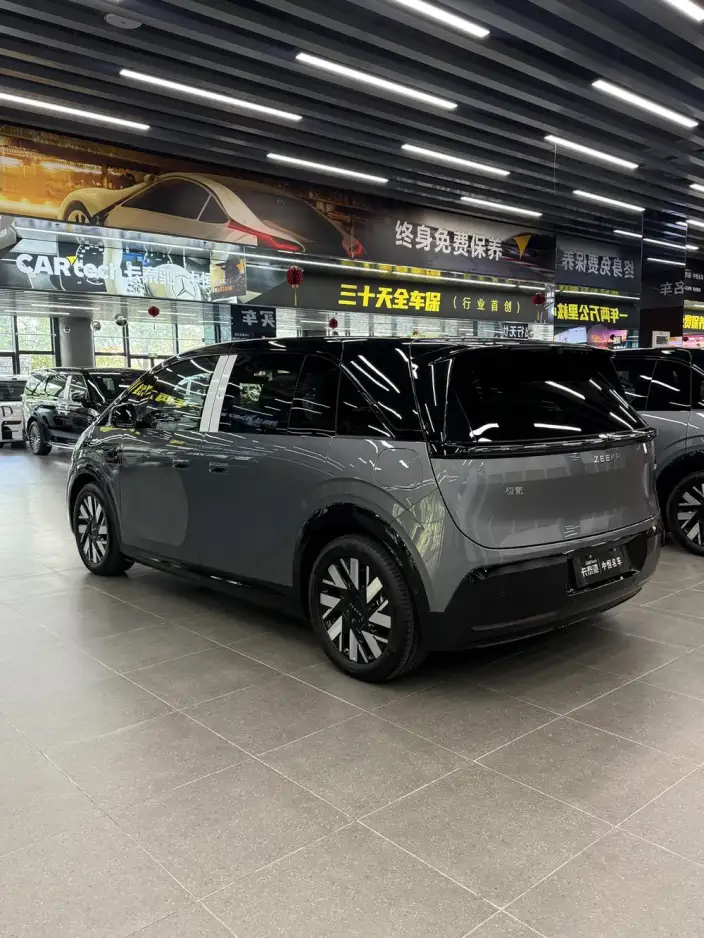 ZEEKR MIX 2025 Model 76kWh Smart Driving Edition
