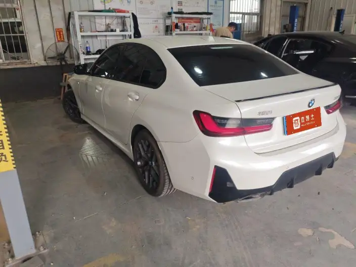 BMW 3 Series 2025 Model 330i M Sports Night Set – фото 3