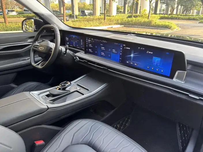 Ford Edge 2025 Model Ford Edge L 2.0T EcoBoost 2WD VII seat Luxury Model – фото 7