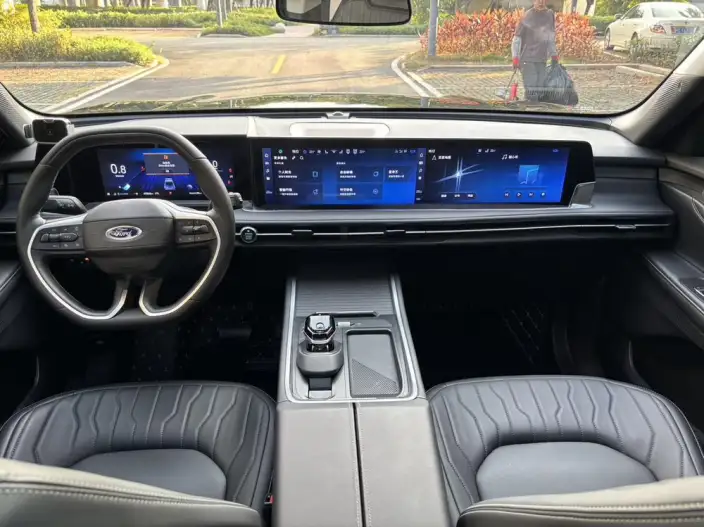 Ford Edge 2025 Model Ford Edge L 2.0T EcoBoost 2WD VII seat Luxury Model – фото 8