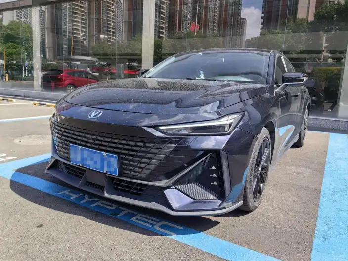 Changan UNI-V 2022 Model 1.5T Noble Model – фото 1